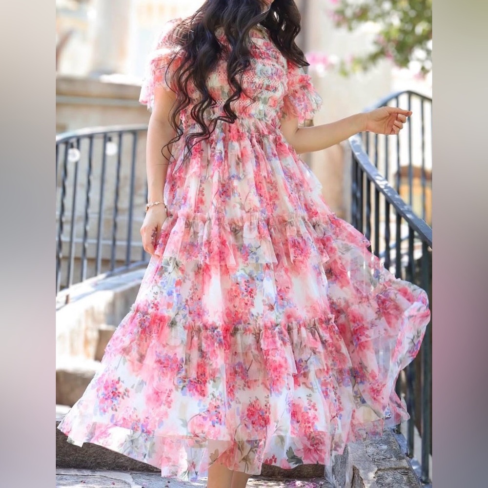 NWT Floral Tiered Dress 🌸🌷